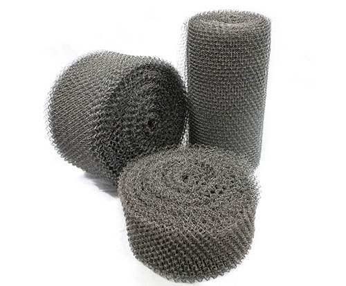 Knitted wire mesh